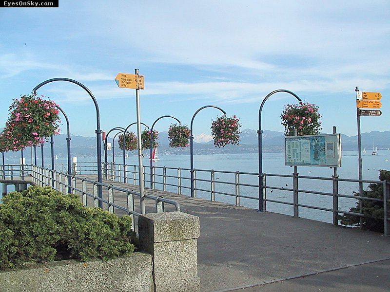 Suisse/Leman/LaGalere/FromSky/107-0758_imgg.jpg